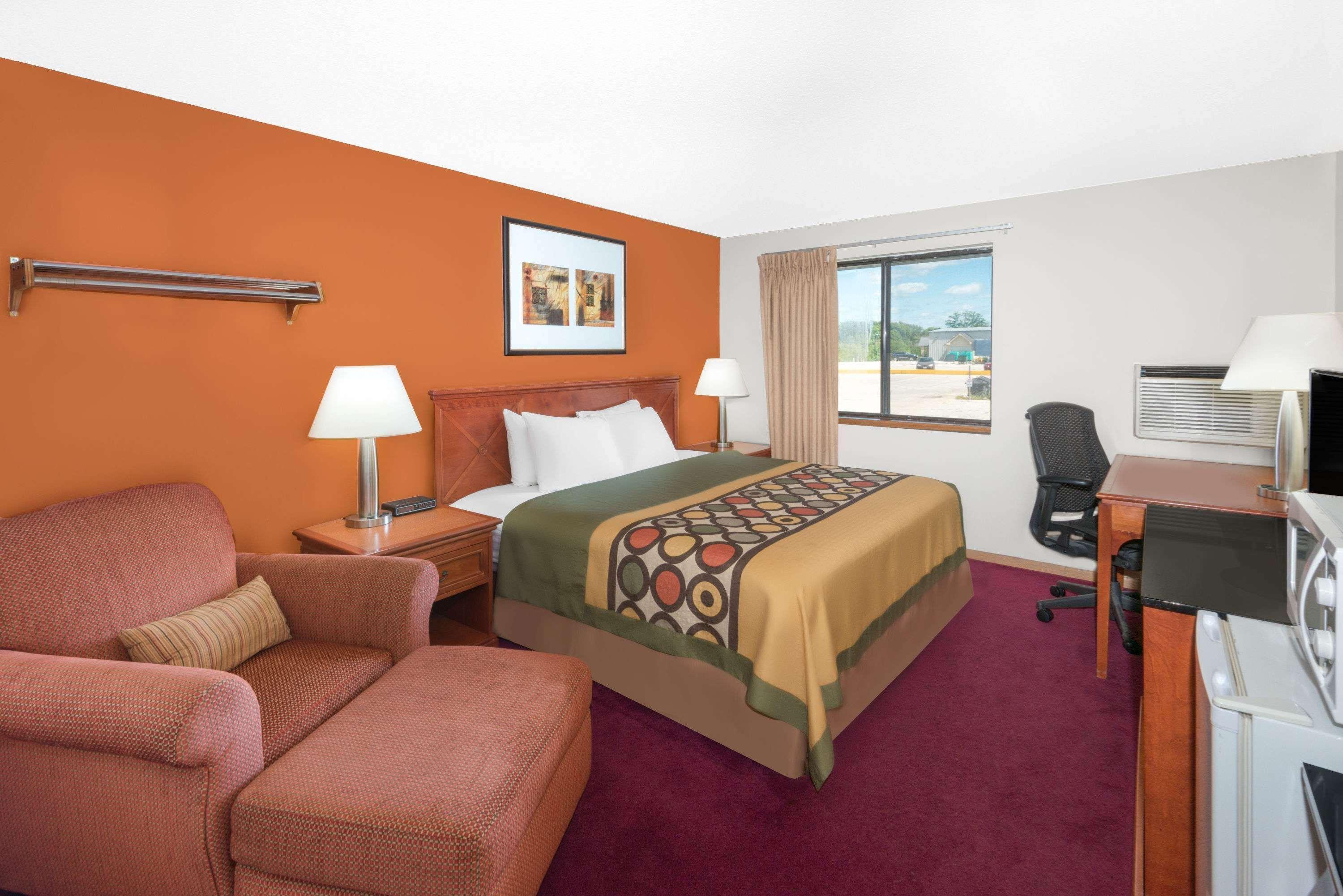 Super 8 By Wyndham Algona Hotel Exterior photo